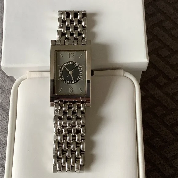 Mens Versace stainless steel watch 🌟🌟🌟